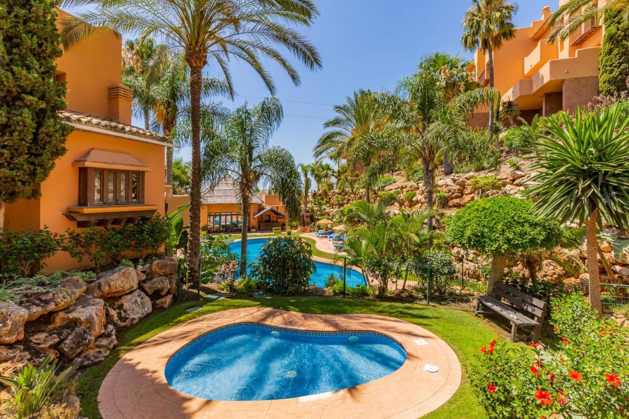 Garden Suite Beach & Relax Sitio de Calahonda Exteriör bild